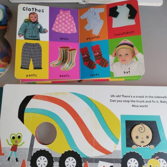 Book Bundle - Picture 9 of 12